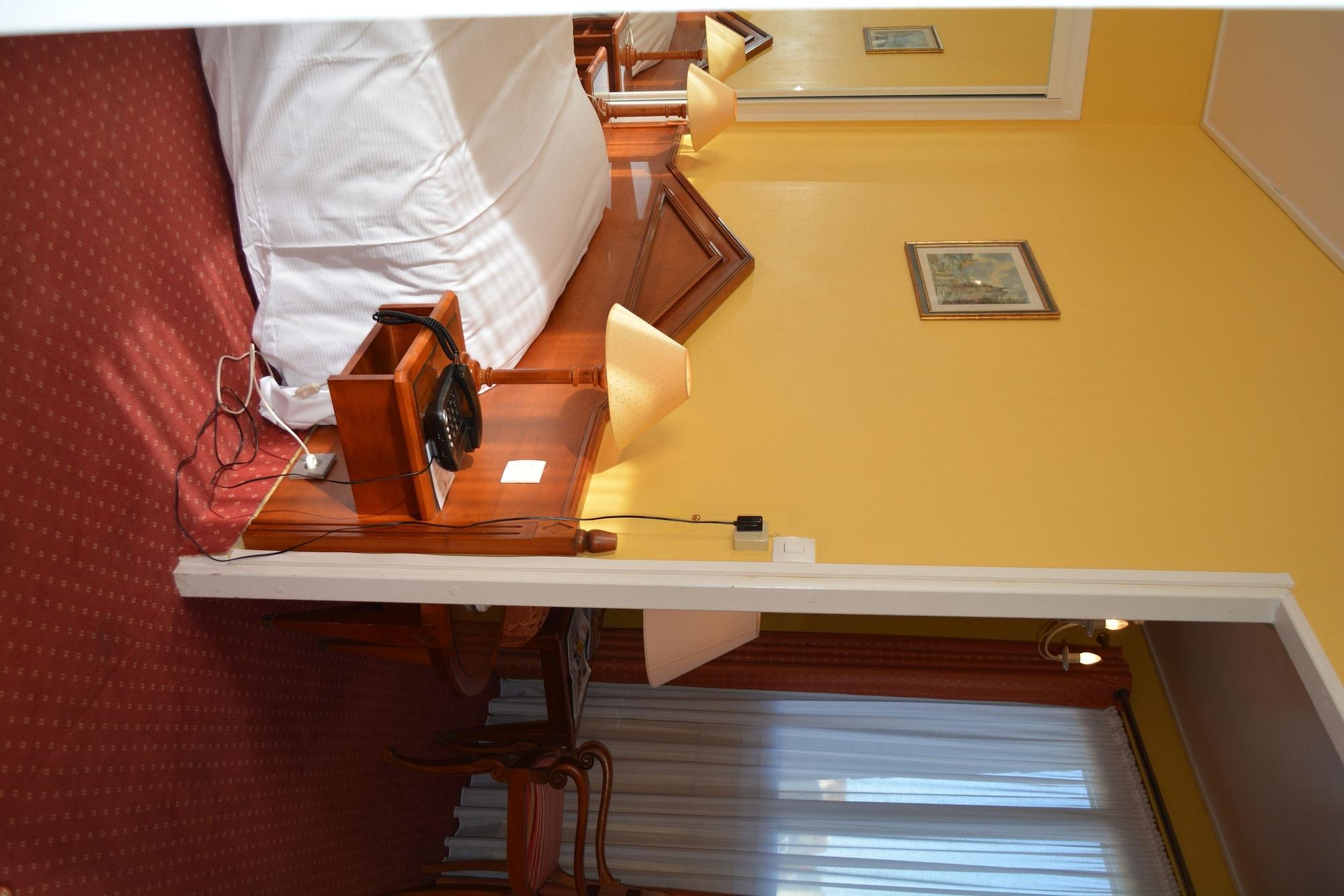 Marie Anne Hotel Довил Екстериор снимка