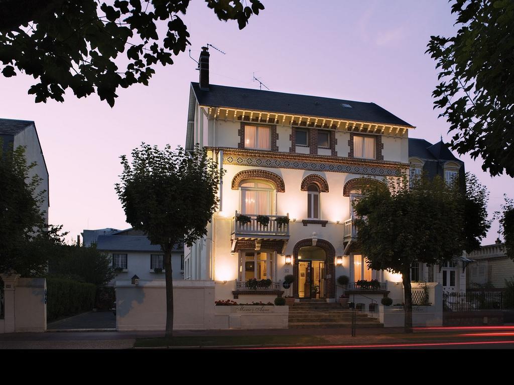 Marie Anne Hotel Довил Екстериор снимка
